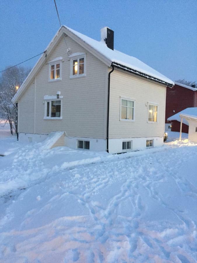 House In Central Finnsnes Exterior foto
